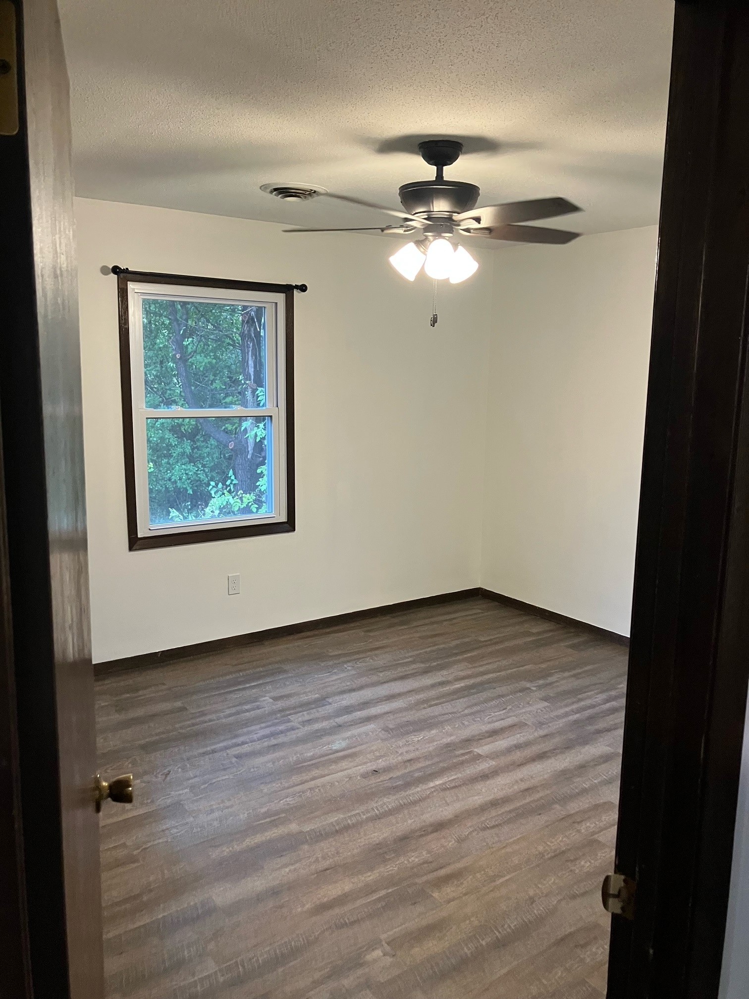 1009 West 8th Street - 6